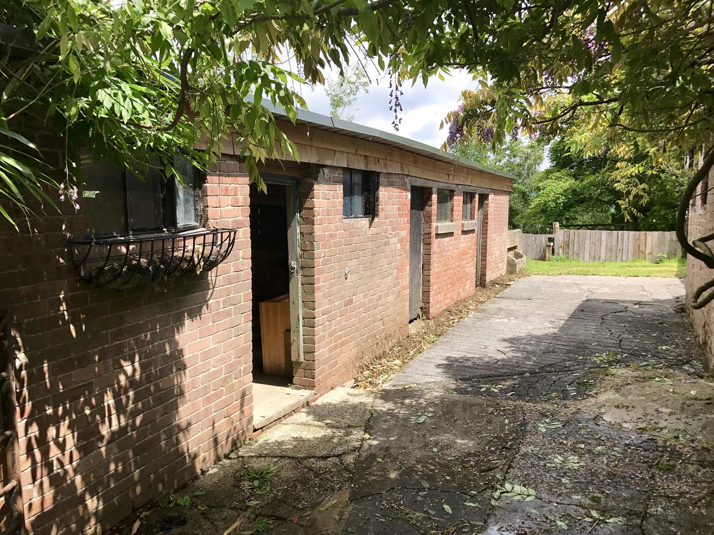 BRICK BUILT LIVESTOCK SHED
